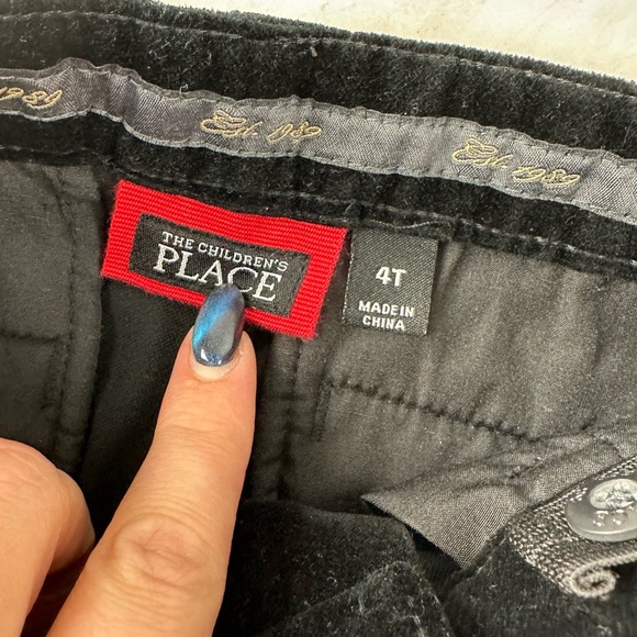 The  Children’s Place 2 Piece Set Velvet Suit sz 4T - Picture 10 of 10